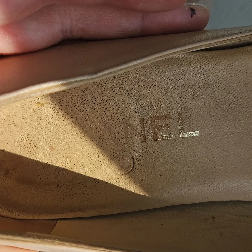 CHANEL step out